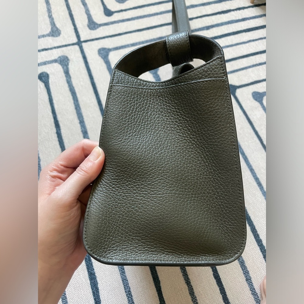 Cuyana Black Pebbled Leather Crossbody Bag - Picture 4 of 6